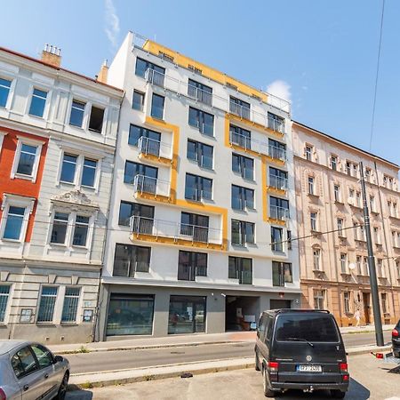 Brand New Two Room Apartment #34 With Free Secure Parking In The Center Prague Ngoại thất bức ảnh