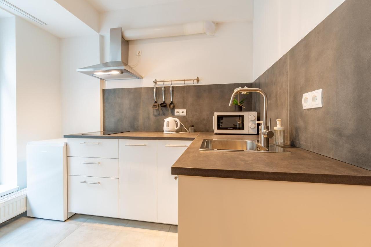 Brand New Two Room Apartment #34 With Free Secure Parking In The Center Prague Ngoại thất bức ảnh