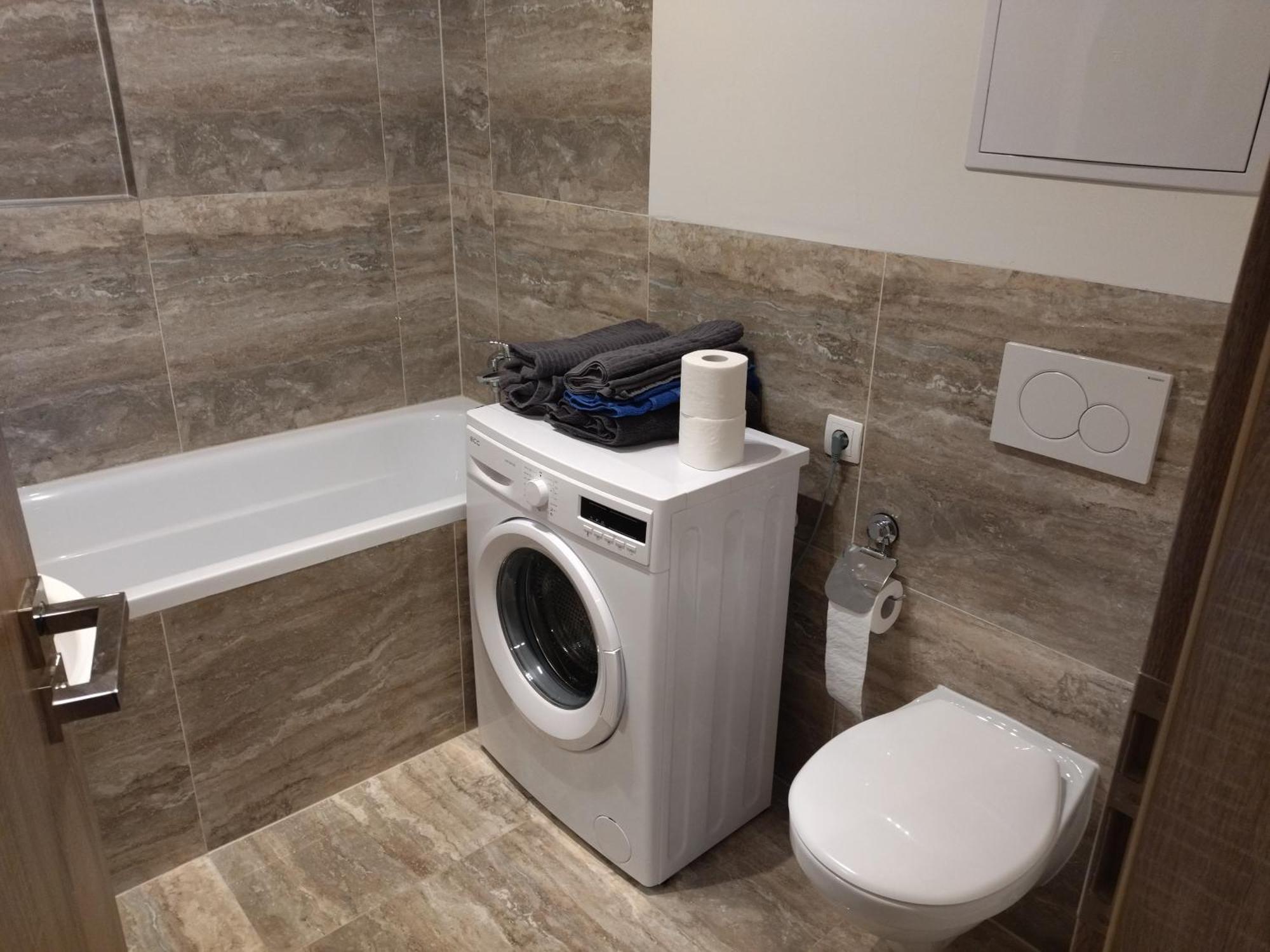 Brand New Two Room Apartment #34 With Free Secure Parking In The Center Prague Ngoại thất bức ảnh